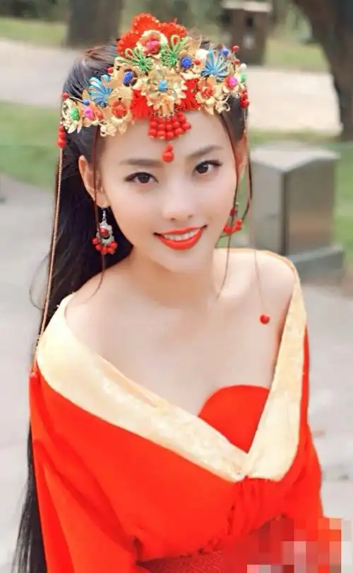 张嘉倪产子后低调回归,节目中出演玄女不输电视版