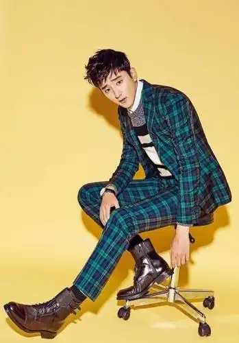 娱乐圈身高超过一米九的男明星,这些大长腿男神你最喜欢谁?