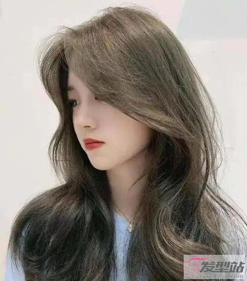 2021最新款八字刘海发型 这么剪变美变女神_发型站_最新流行发型设计