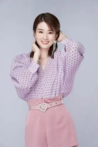 乔欣甜美造型不失温婉气质