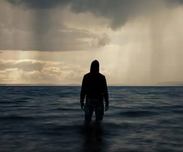 世界永远年轻,而你终将老去