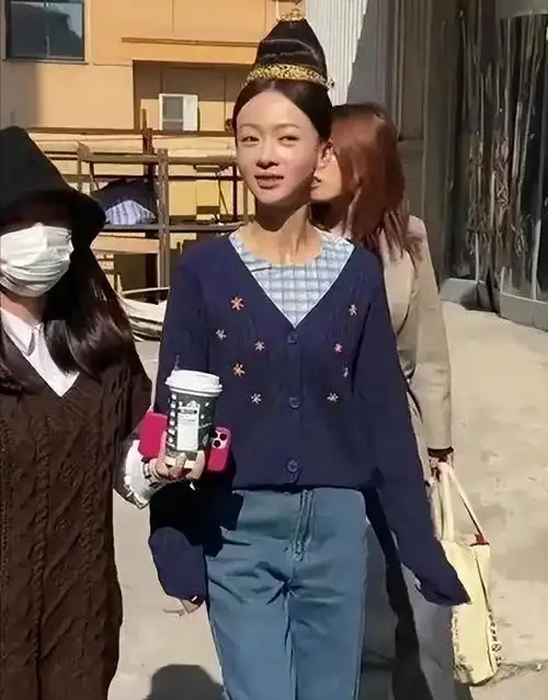 吴谨言瘦得如此苗条的程度,竟然还在进行健身减肥.