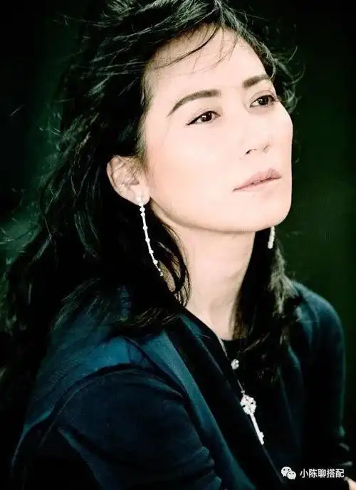 50岁的俞飞鸿比20岁还美高颧骨女人怎么能像她一样美出女神范