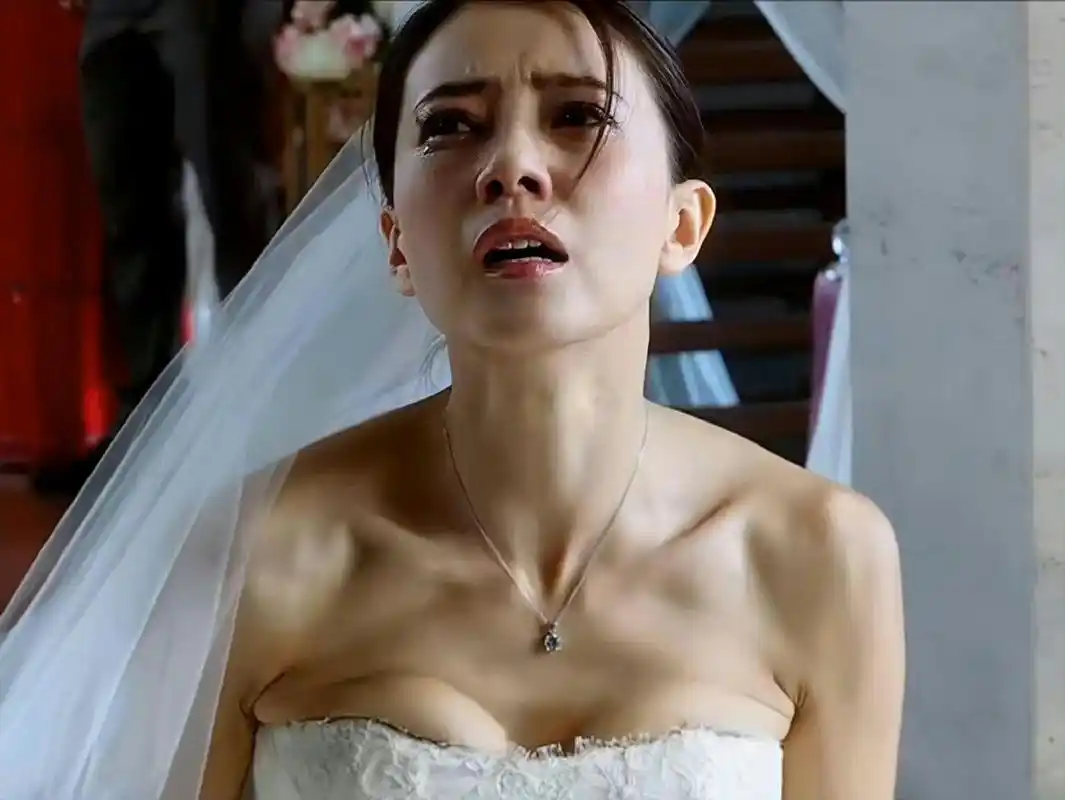 高圆圆婚纱剧照