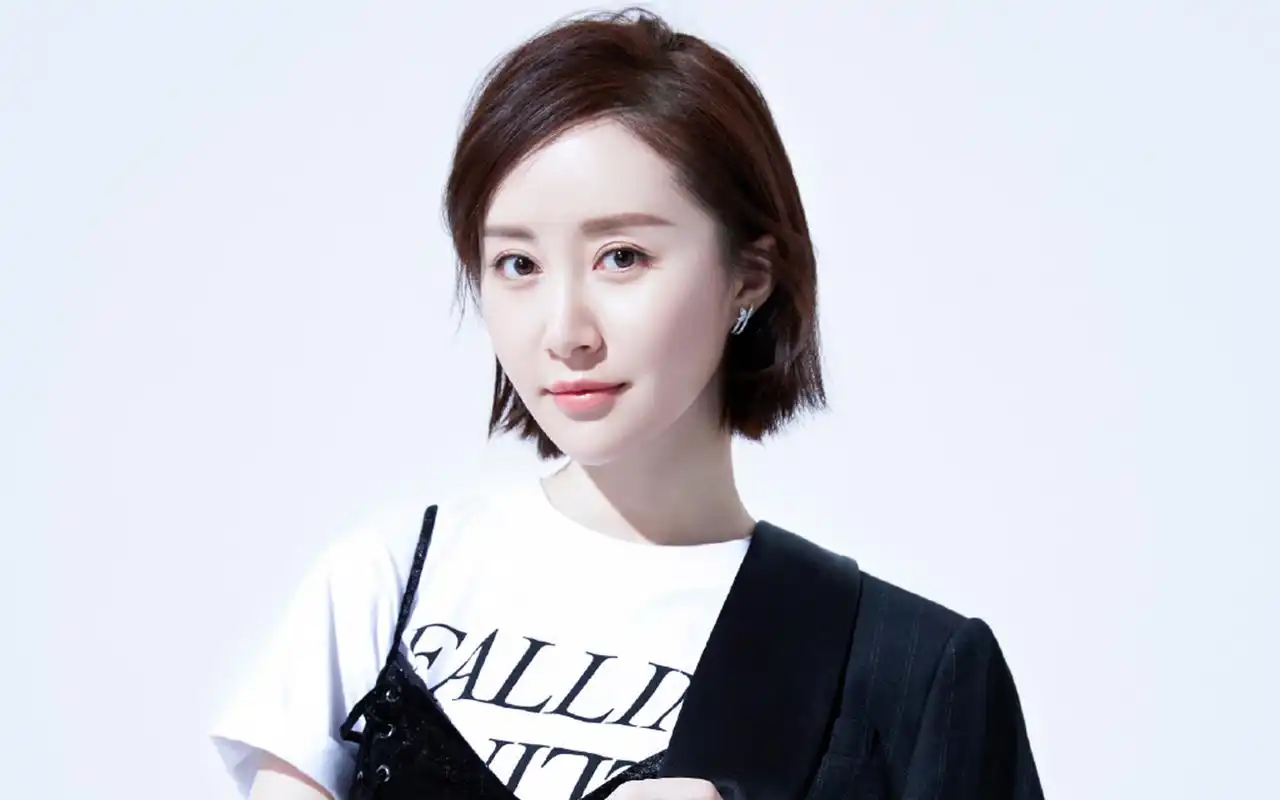 舒畅最新清爽迷人写真大片桌面壁纸