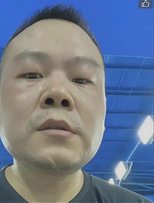 岳云鹏晒照减肥被调侃,大家伙就喜欢你的大饼脸