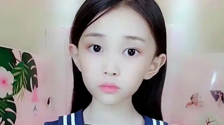 宋小睿在家直播唱歌,素颜下的宋小睿,原来不过如此-美女视频-搜狐视频