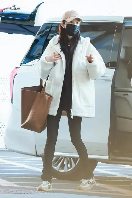 杨幂羊羔毛外套##杨幂私服