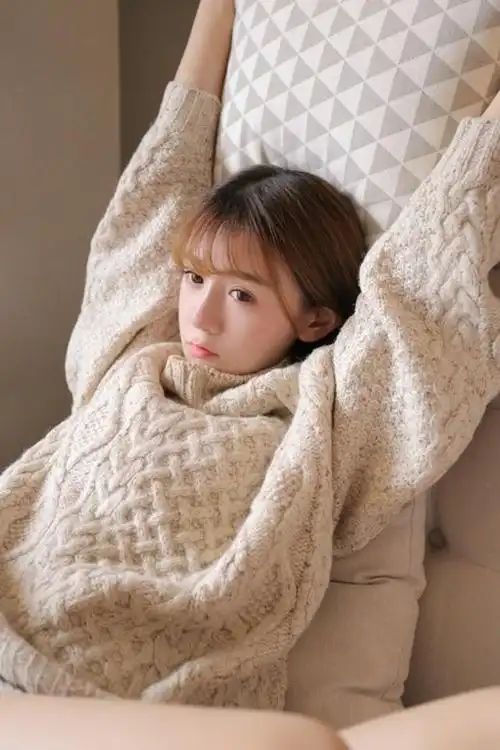 白色袜子清纯氧气毛衣美女唯美写真