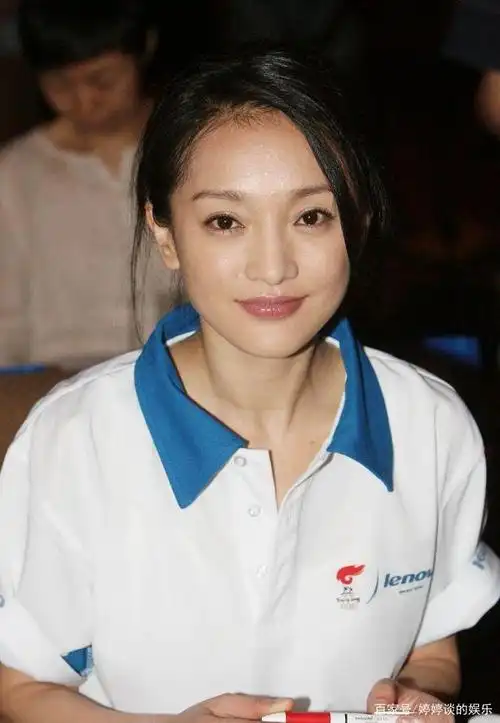 周迅的近一张照片被曝光,他今年45岁,与高圣远多年没有互动