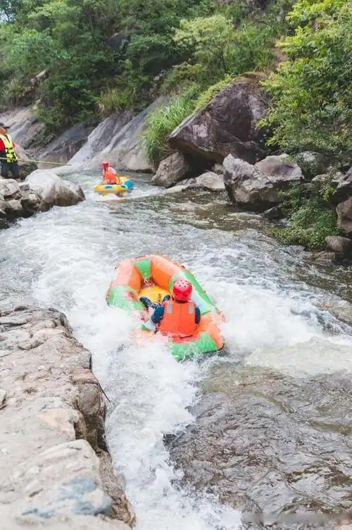 一,黄冈罗田大别山峡谷漂流