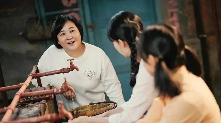 你好李焕英破40亿贾玲不再回避人生污点网友太狠