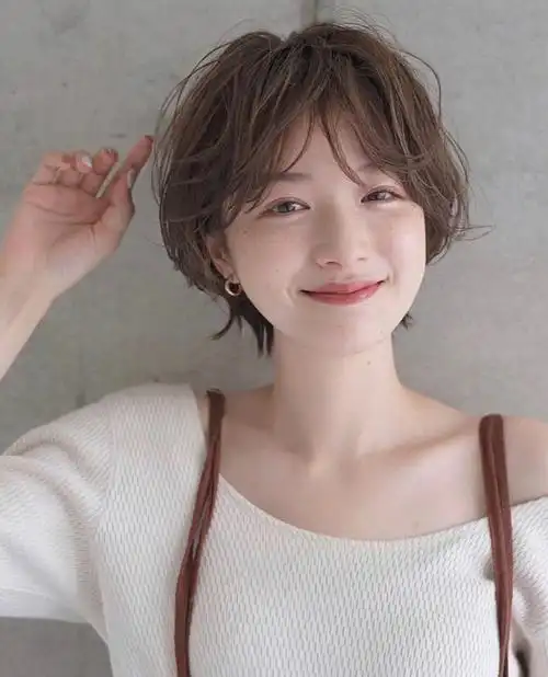 慵懒感短发发量多多