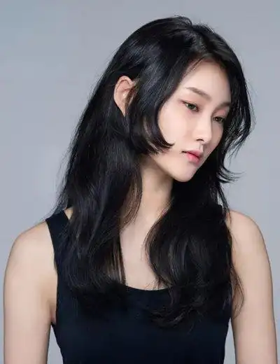 2016黑发烫发可爱发型女生可爱烫发发型2