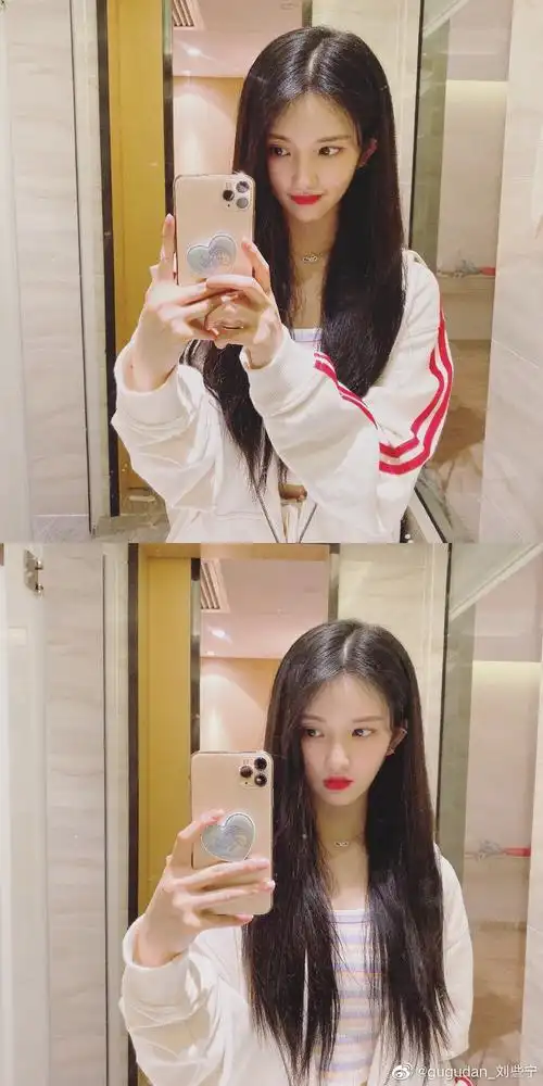 来康康刘些宁新鲜出炉的自拍!