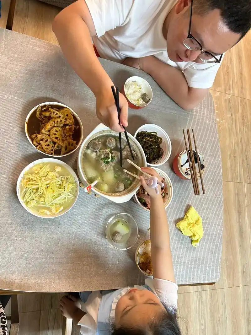 老公几年没在家好好吃饭了.忙了这么多年,没节假日,没有走亲访 - 抖音