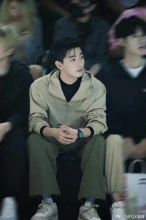 mpux##时尚穿搭##刘昱晗凌晨