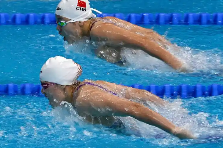 游泳——女子200米蝶泳半决赛赛况