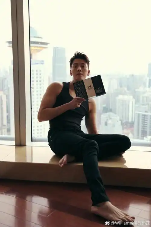 奥尼尔自称是陈伟霆粉丝 网友惊呼:发生了什么?