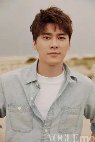 [李易峰][新闻]180118 李易峰《vogueme》内页大片公开!