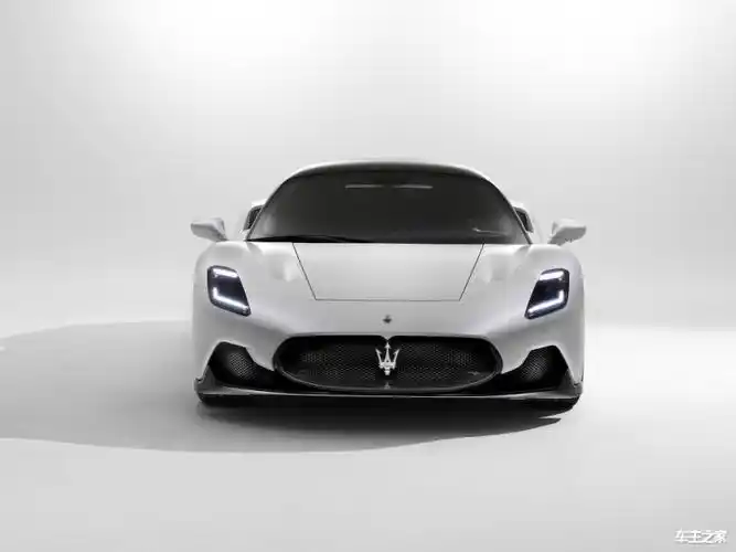 最强v6引擎杀入2秒俱乐部实用性较高玛莎拉蒂mc20实拍简评