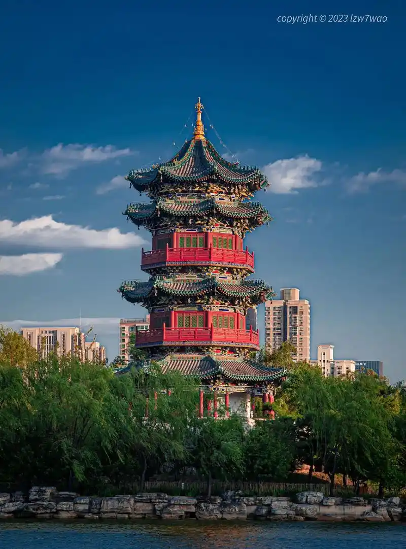 儿时常去的迎泽公园#太原#迎泽公园#古建筑#摄影 - 抖音