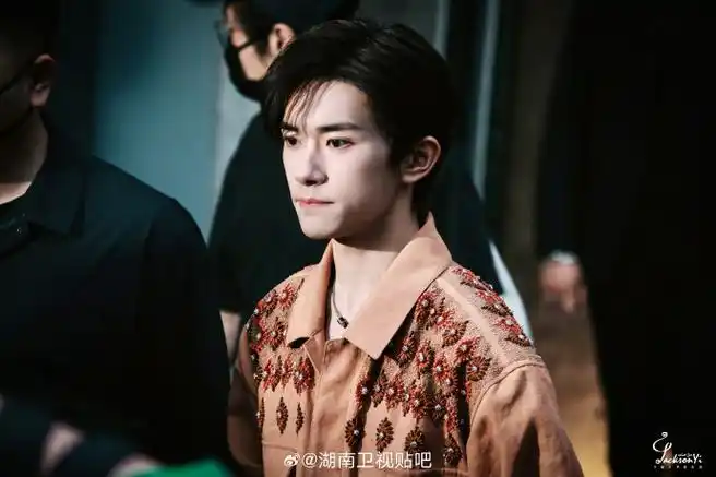 外媒镜头下的易烊千玺生图##易烊千玺秀场直拍##易烊千玺米兰夏