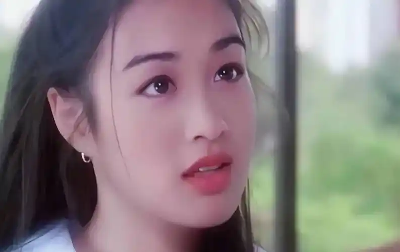 钟丽缇被吐槽胖得像熊她生了三个孩子已经52岁了不再年轻了