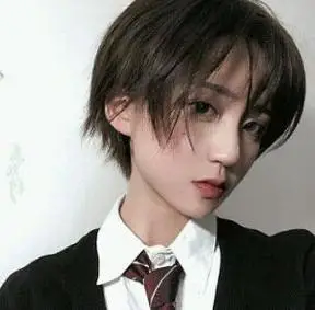 女生中性偏男短发发型图片