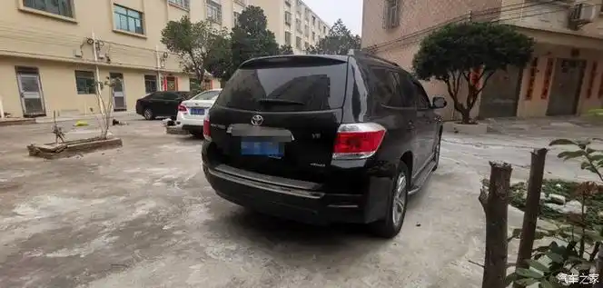 出13年11月汉兰达运动版黑色五座13万公里车头盖4s