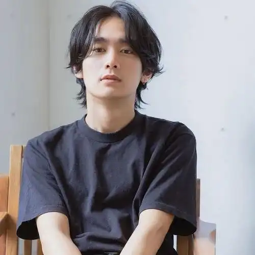 10款日本最帅气男士发型分享