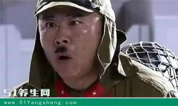 为何日本人的鼻子下面留一小撮胡子?有学问