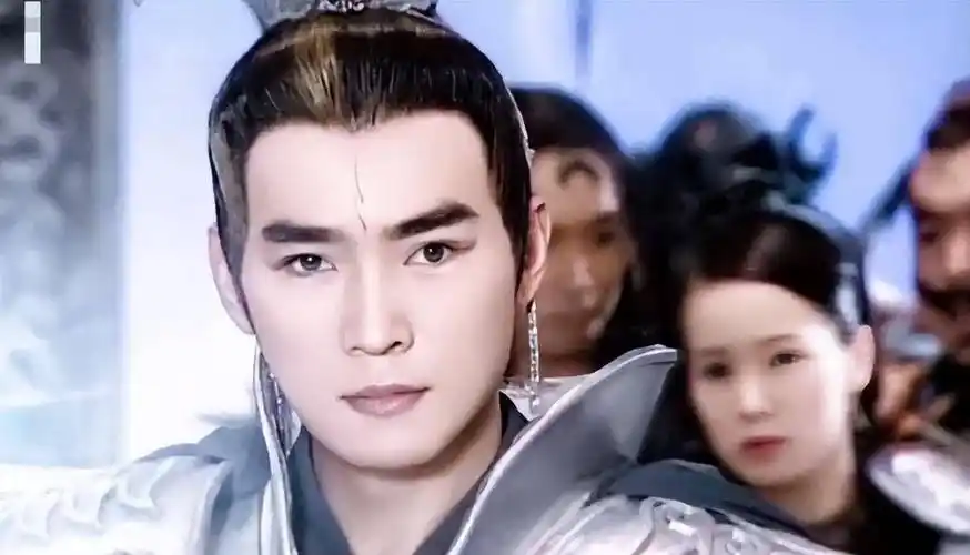 这9位男星才称得起,温文尔雅,翩翩佳公子_扇子_郑少秋_焦恩俊