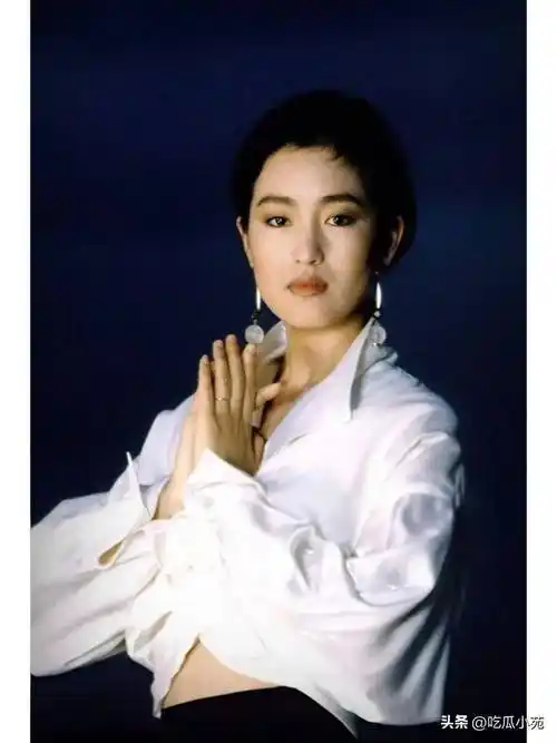巩俐年轻时的巩皇真的是神级美人