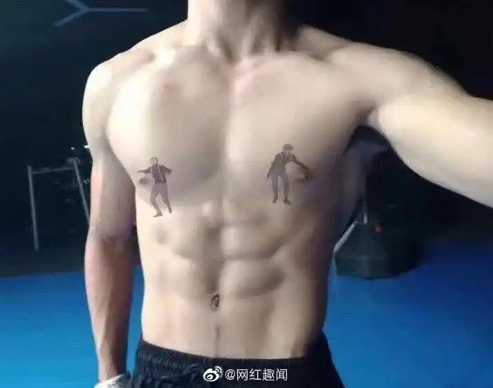 直男把蔡徐坤打篮球纹身上了,如果这都不算爱?