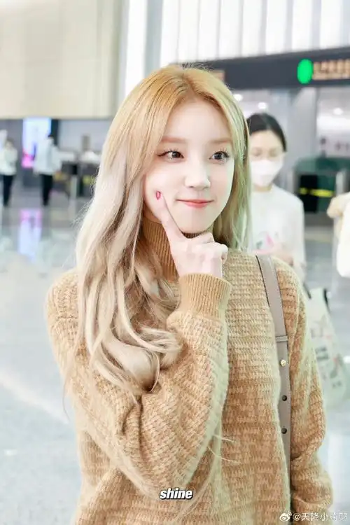 宋雨琦西泠印社开门转圈好可爱##奔跑吧