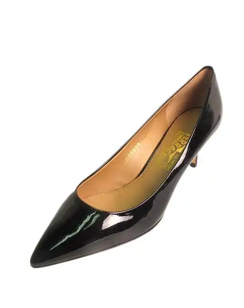 > 女款黑色尖头时尚干练高跟鞋