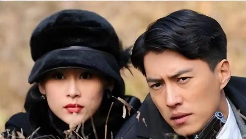 她是靳东的绯闻女友,和刘亦菲是同学,曾经美丽却整容变尖酸刻薄_周扬