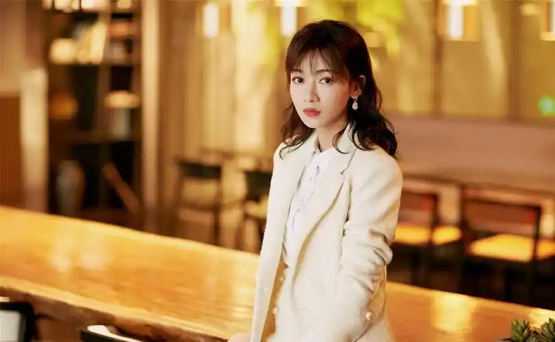 原创新晋女星吴谨言感情路坎坷交了多个男友皆是渣男还曾被家暴