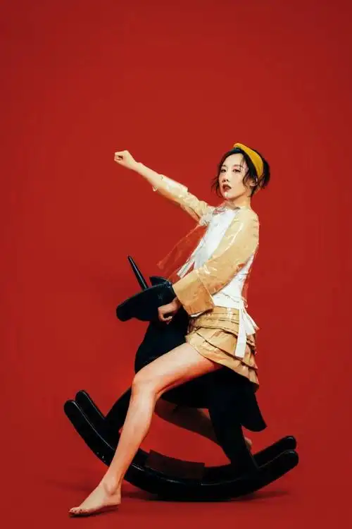 来不及解释了快进洗脚盆丨刘令飞野路子线上音乐会今日开票_音乐剧