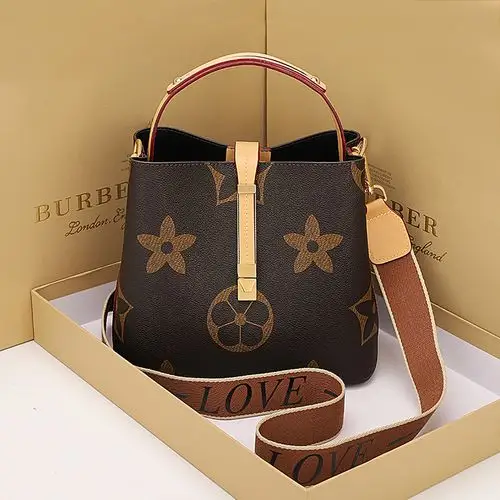 代购奢侈品名牌包包2020新款百搭手提包女气质女神单肩斜挎水桶包