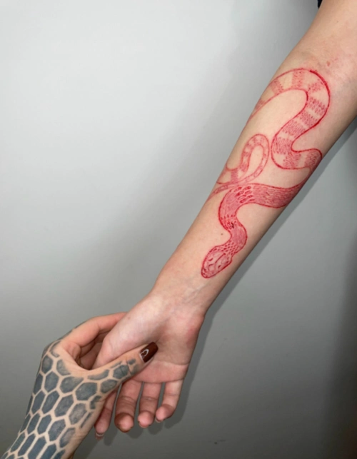 小臂肉雕纹身设计割皮蛇纹身图片欣赏6