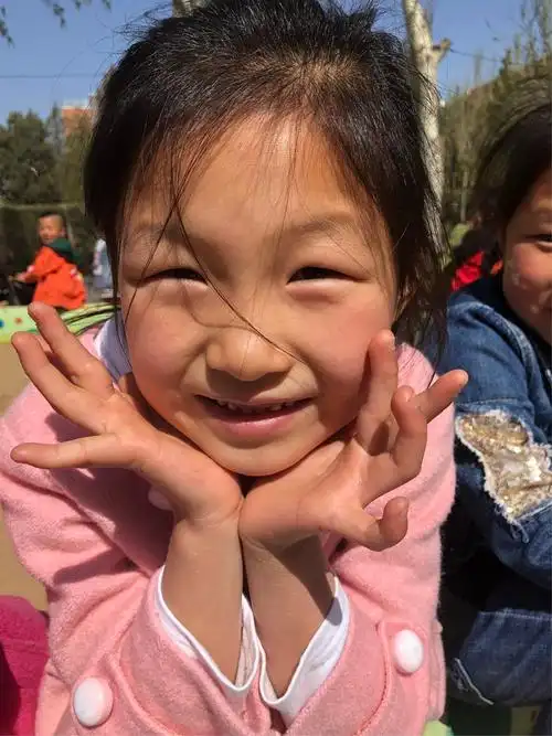 今天你微笑了吗?海区五幼精灵班小朋友灿烂的笑容