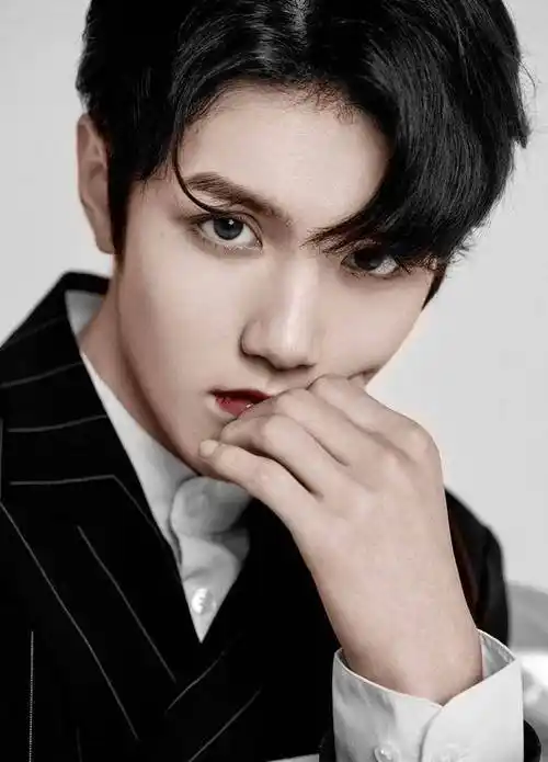 网曝灵超与网约车司机吵架,马思纯扔垃圾张一山小便赖冠霖吐痰!