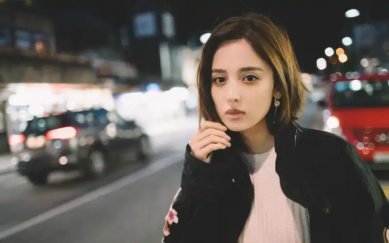 新西兰街头性感写真高清电脑壁纸高清大图预览1920x1200_大陆明星下载