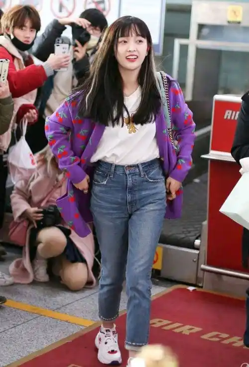 原创原来大家都被吴宣仪骗了看她穿上牛仔裤后这多肉感谁比得上