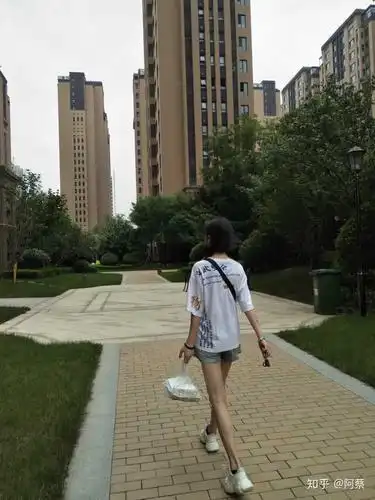 我女生,身高170,体重120斤,整体看起来匀称,但是有点壮,请问健身大佬