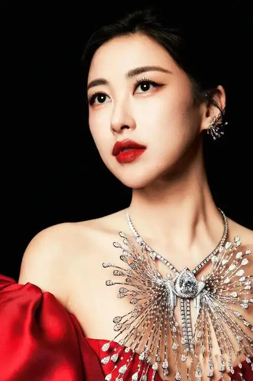 朱珠性感健身照曾因孕期糖尿病胖到156斤产后减重50斤超自律