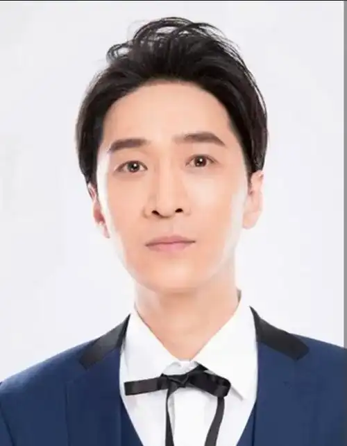 离开开心麻花6年的王宁曾被力捧如今从小品主演成为电影配角