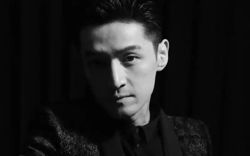 胡歌儒雅魅力写真图片桌面壁纸高清大图预览1920x1200_大陆明星下载